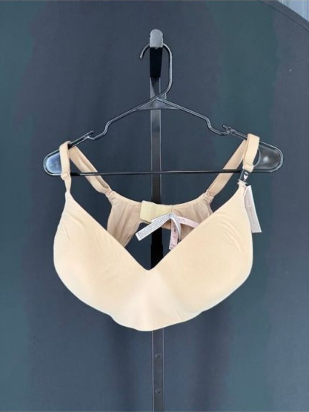 Victoria's Secret T-Shirt Lightly Lined Wireless Nude Bra